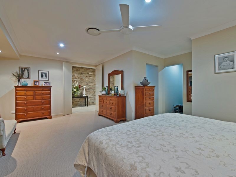 15 Meadow Court, Maudsland QLD 4210