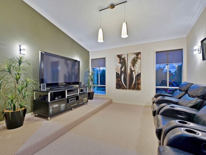 15 Meadow Court, Maudsland QLD 4210