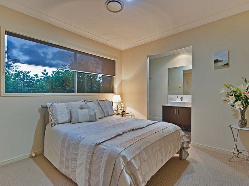 15 Meadow Court, Maudsland QLD 4210