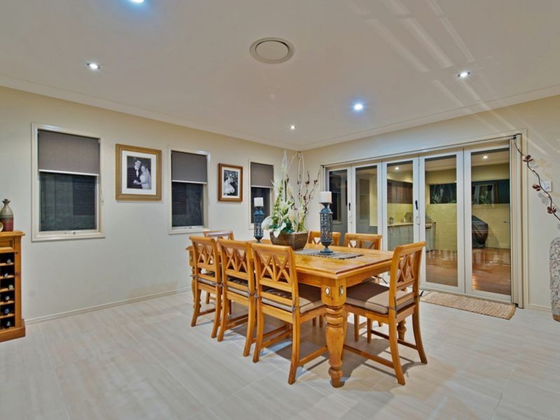 15 Meadow Court, Maudsland QLD 4210