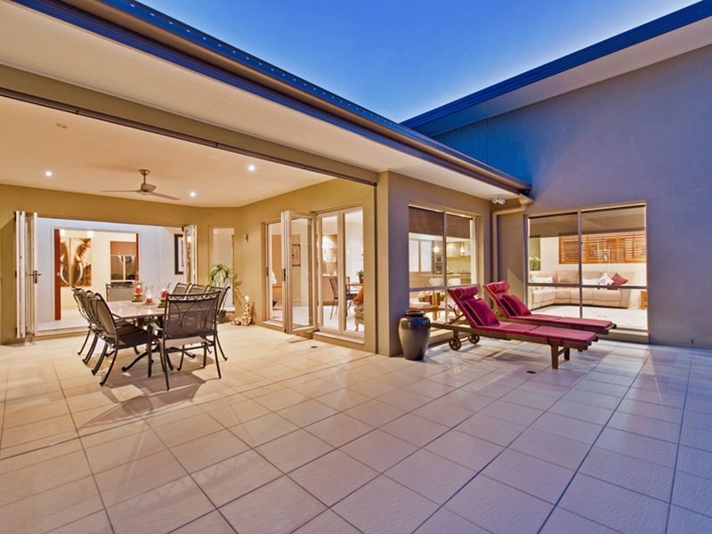 15 Meadow Court, Maudsland QLD 4210