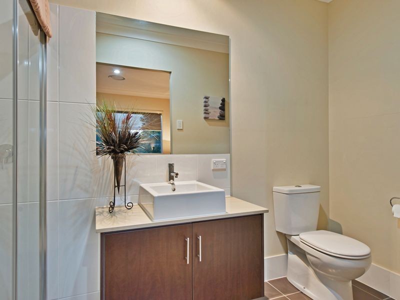 15 Meadow Court, Maudsland QLD 4210