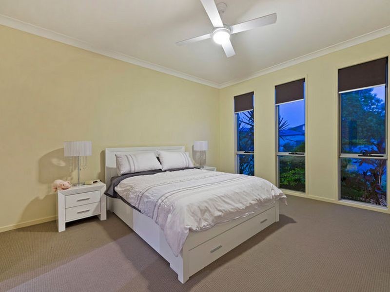 10 Iridium Drive, Hope Island QLD 4212