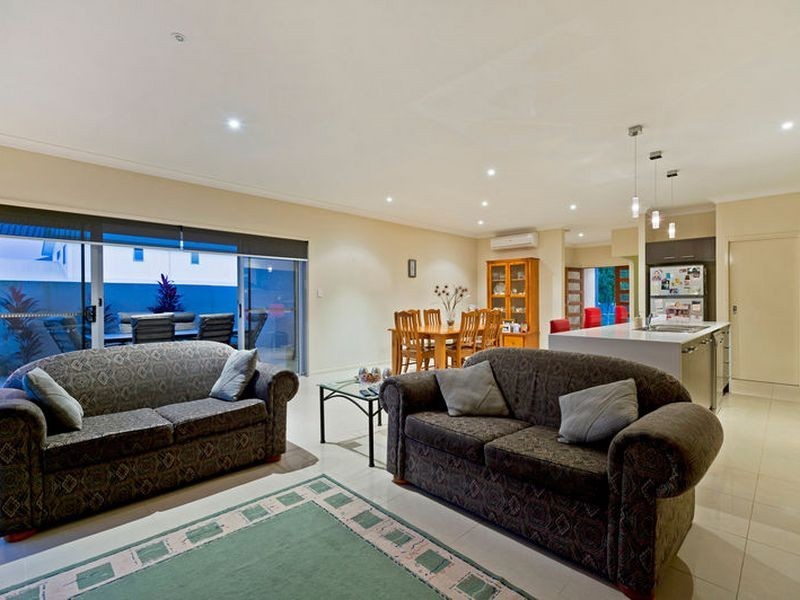 10 Iridium Drive, Hope Island QLD 4212