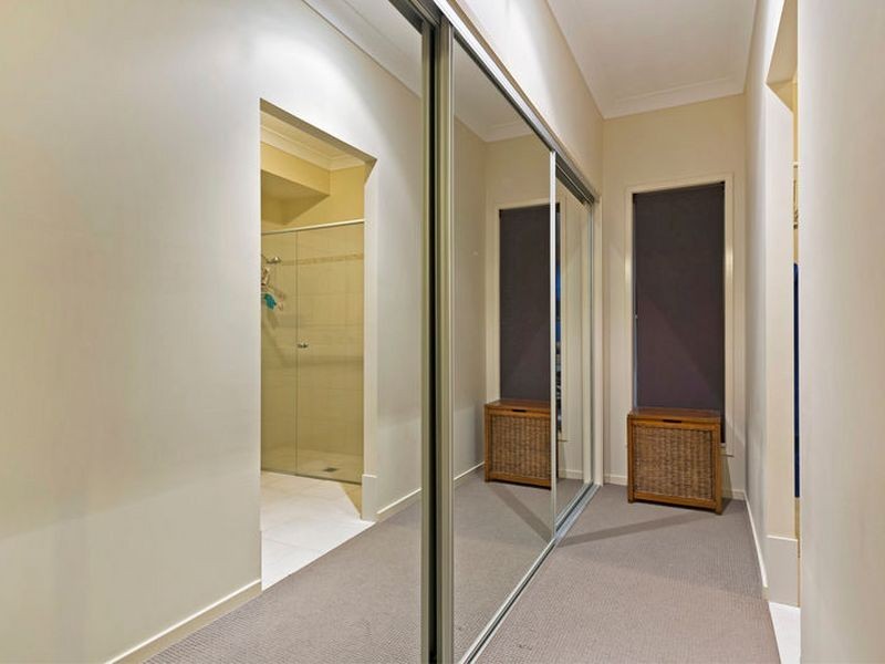 10 Iridium Drive, Hope Island QLD 4212