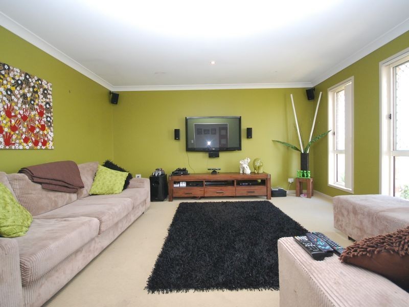10 Southern Lights Drive, Pimpama QLD 4209
