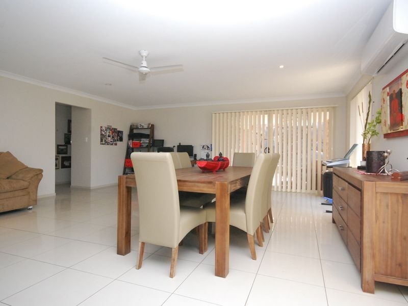 10 Southern Lights Drive, Pimpama QLD 4209