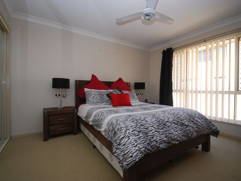 10 Southern Lights Drive, Pimpama QLD 4209