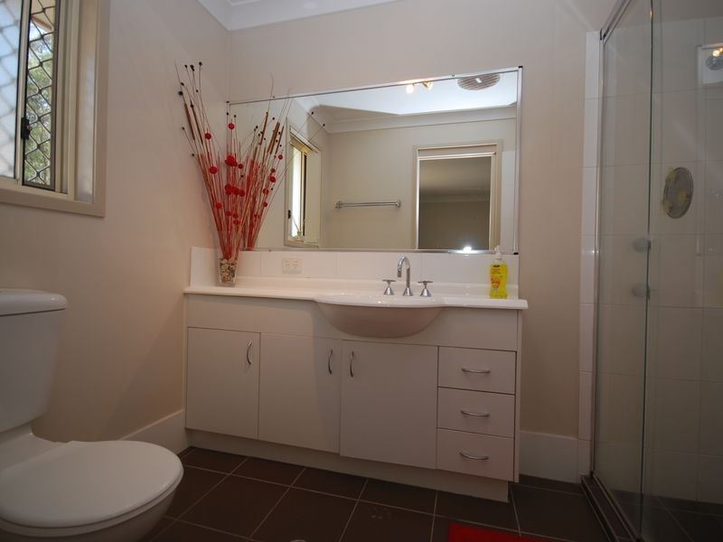 10 Southern Lights Drive, Pimpama QLD 4209