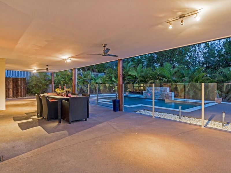 35 Maui Crescent, Oxenford QLD 4210