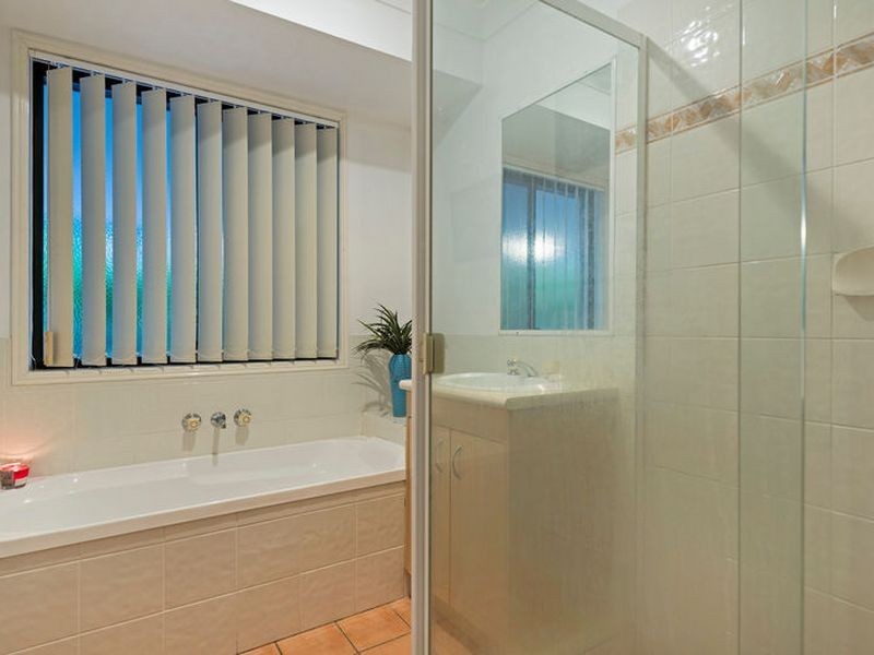 35 Maui Crescent, Oxenford QLD 4210