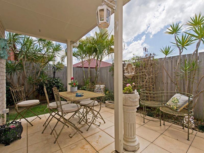 2/9 Goldcrest Drive, Upper Coomera QLD 4209