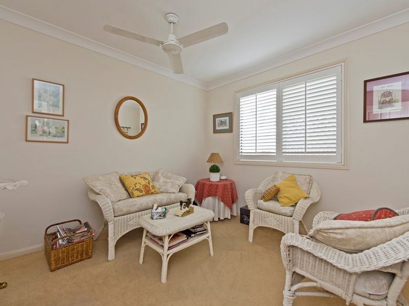 2/9 Goldcrest Drive, Upper Coomera QLD 4209