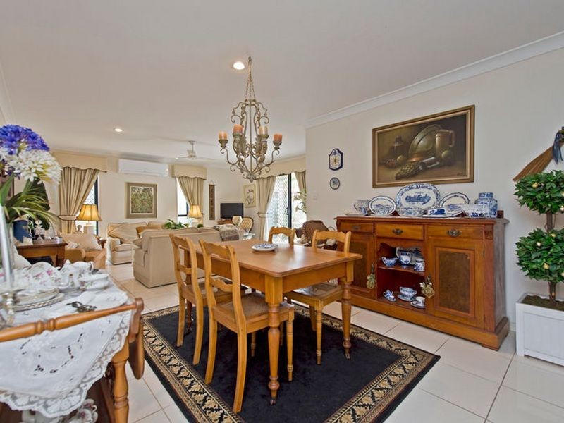 2/9 Goldcrest Drive, Upper Coomera QLD 4209