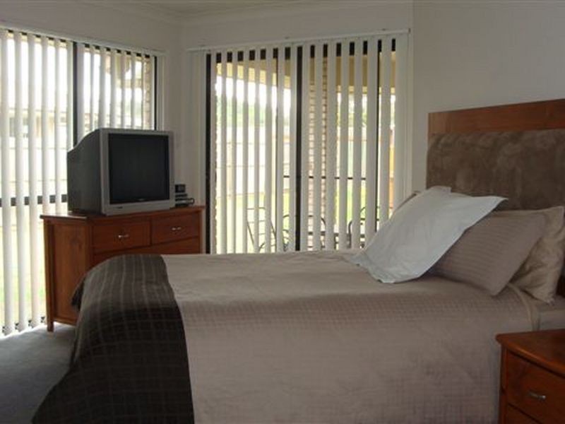 60 Blossom Street, Pimpama QLD 4209