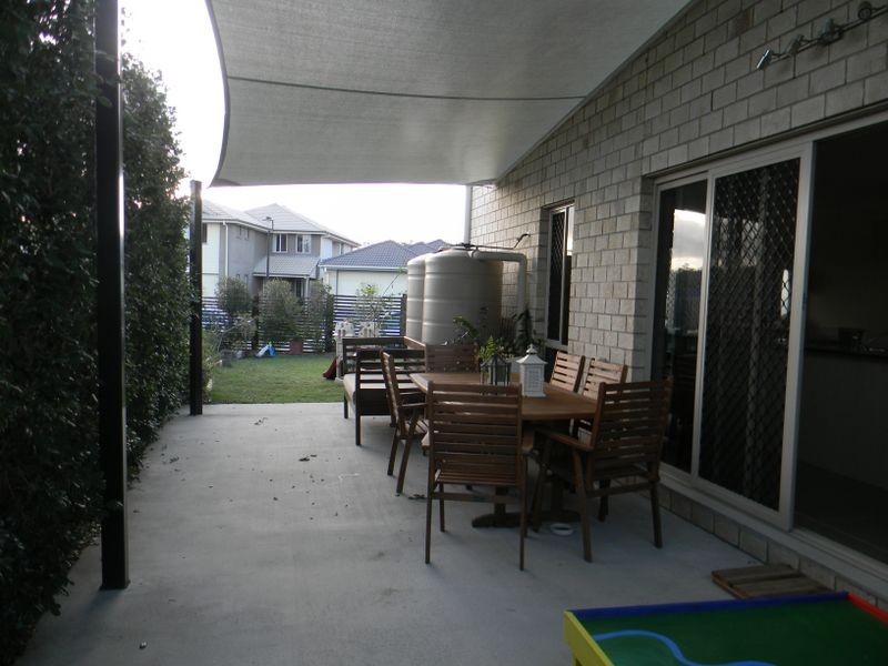 2/3 Silver Gull Street, Coomera QLD 4209