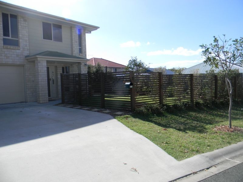 2/3 Silver Gull Street, Coomera QLD 4209