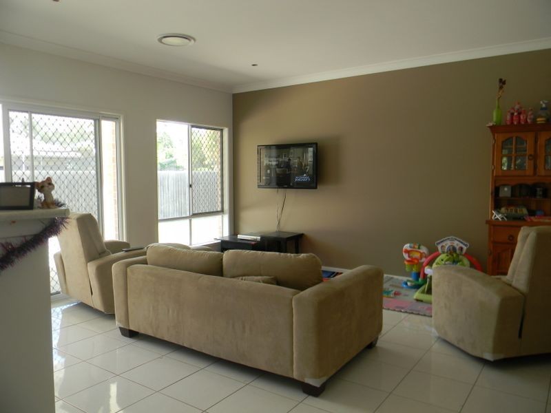 8 Nightjar Drive, Upper Coomera QLD 4209