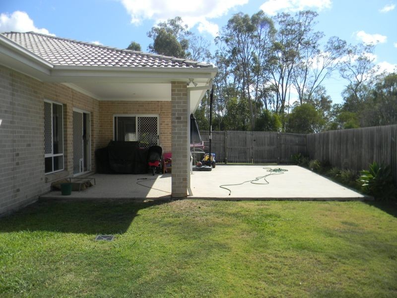 8 Nightjar Drive, Upper Coomera QLD 4209