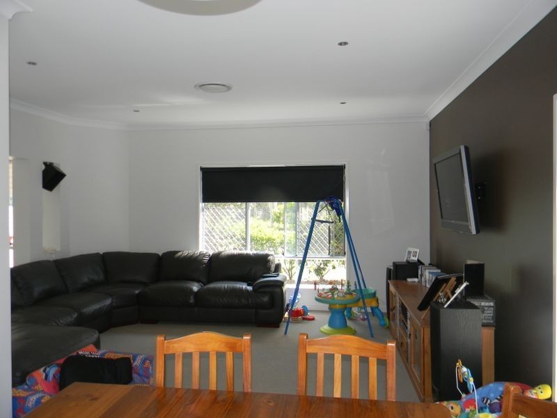 8 Nightjar Drive, Upper Coomera QLD 4209