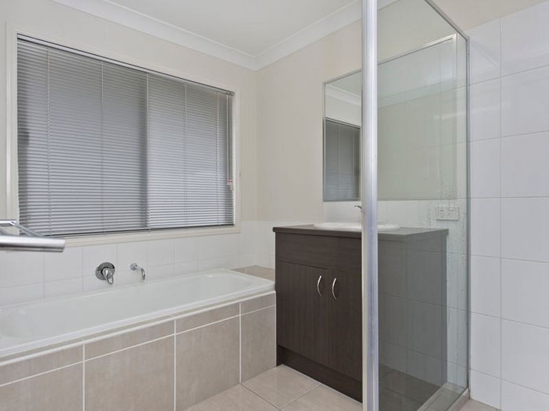 28 Ritz Drive, Coomera QLD 4209