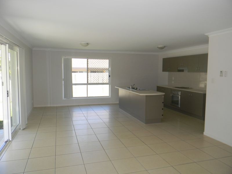 27 Firecrest Close, Upper Coomera QLD 4209