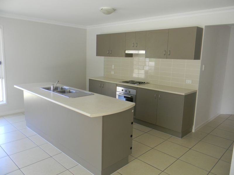 27 Firecrest Close, Upper Coomera QLD 4209