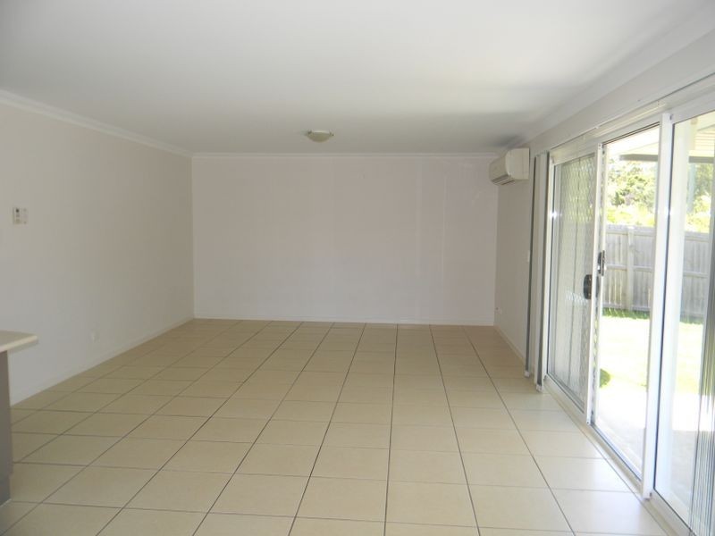 27 Firecrest Close, Upper Coomera QLD 4209