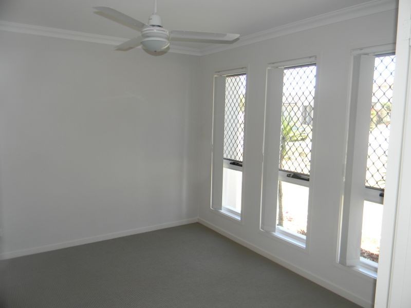 27 Firecrest Close, Upper Coomera QLD 4209