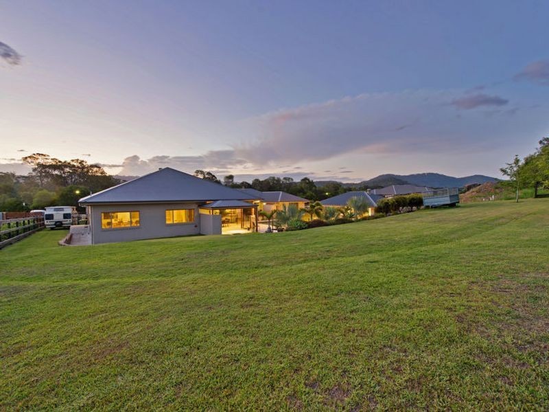 20 Lagoon Park Drive, Maudsland QLD 4210