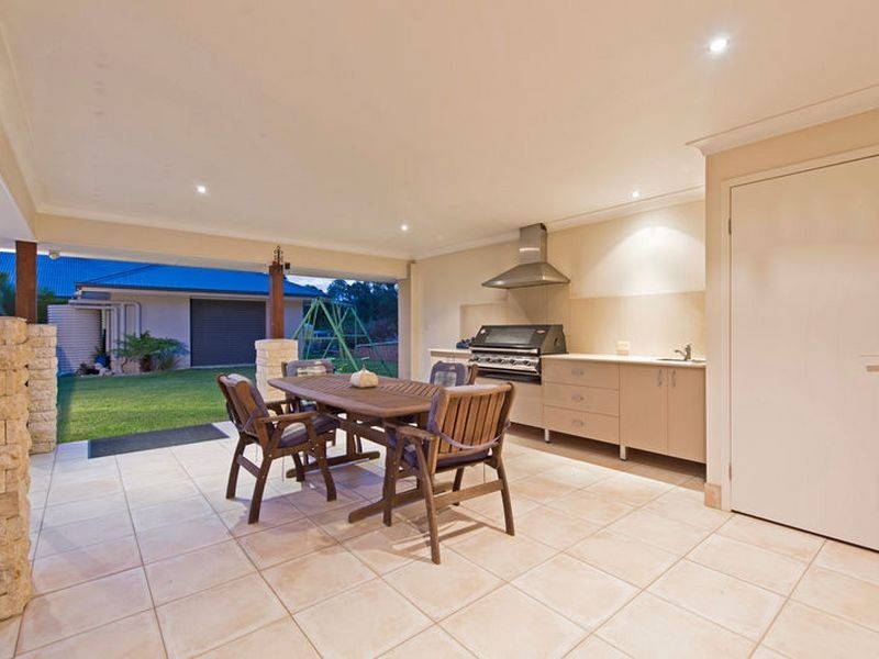 20 Lagoon Park Drive, Maudsland QLD 4210