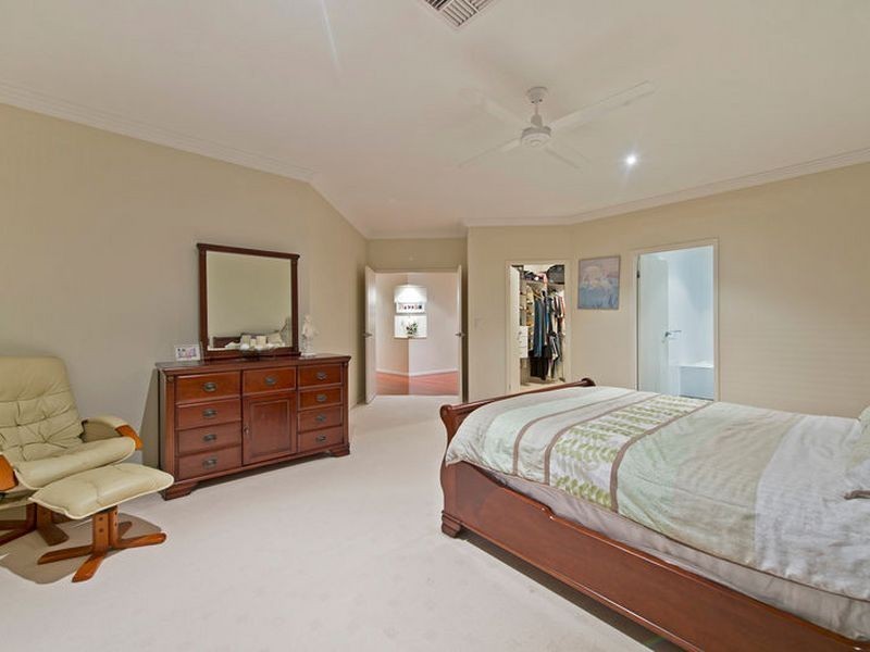 20 Lagoon Park Drive, Maudsland QLD 4210