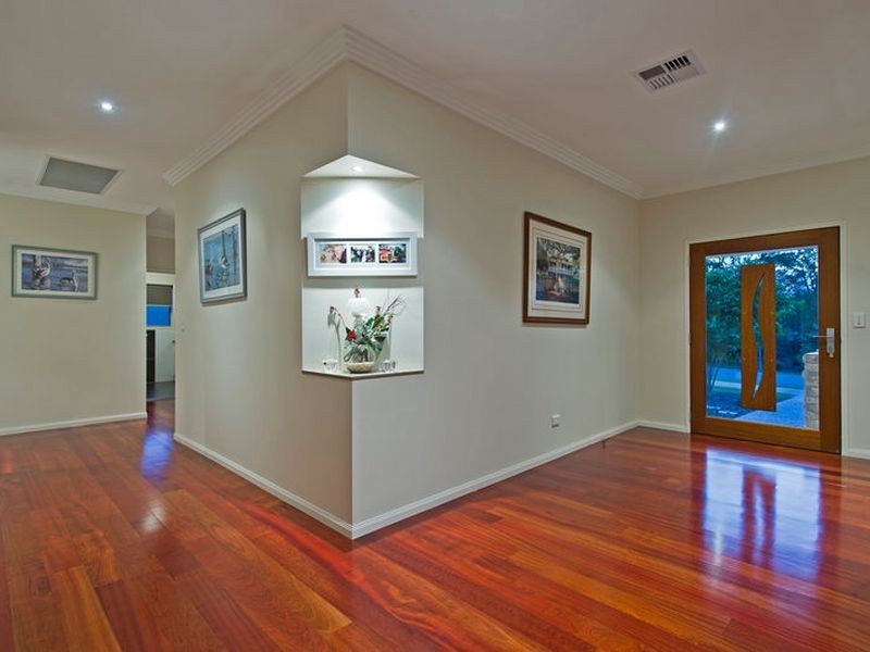 20 Lagoon Park Drive, Maudsland QLD 4210