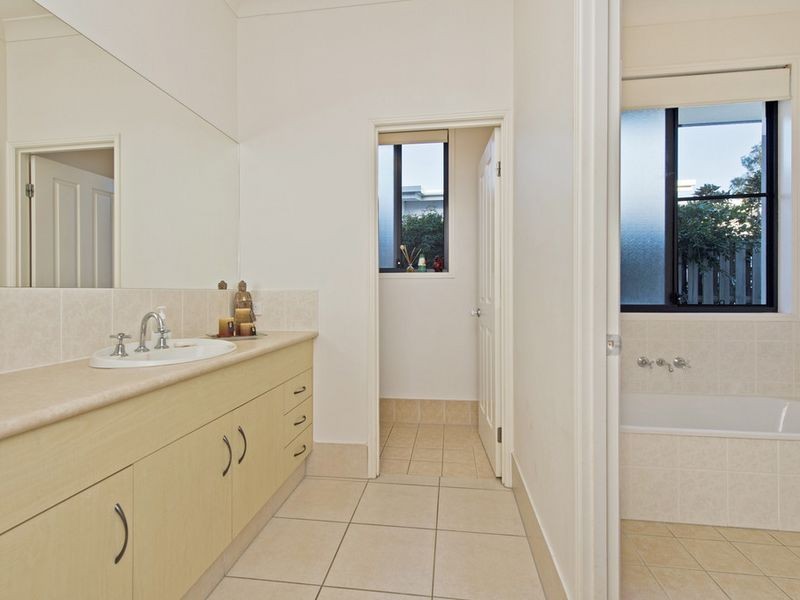 10 Freya Circuit, Coomera Waters QLD 4209
