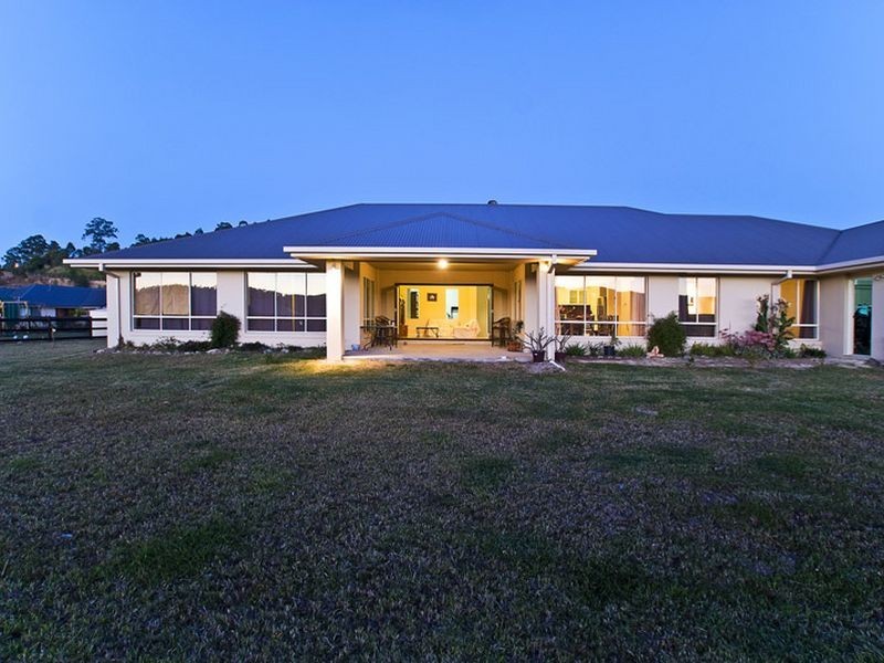 4 Greenacre Way, Maudsland QLD 4210