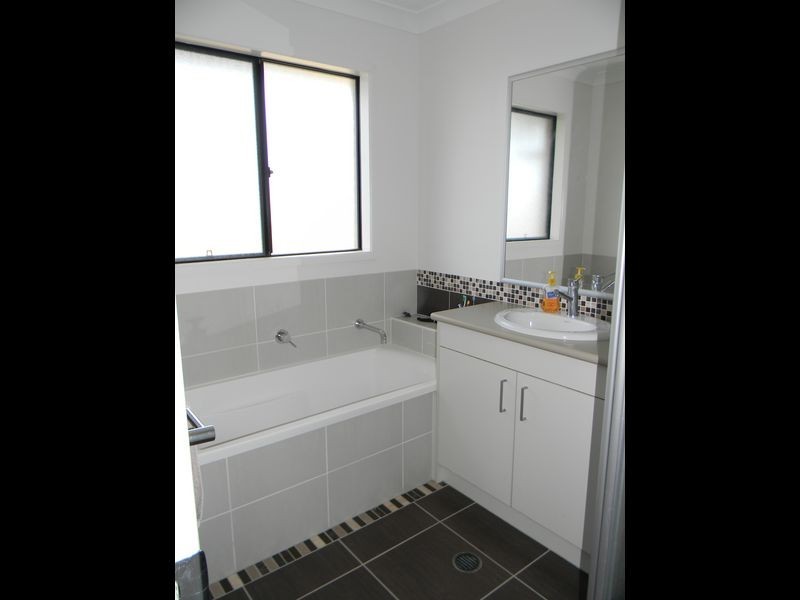 4 Bakara Lane, Upper Coomera QLD 4209