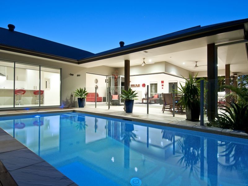 7 Sailaway Court, Coomera Waters QLD 4209