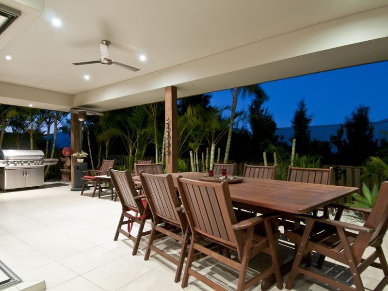 7 Sailaway Court, Coomera Waters QLD 4209