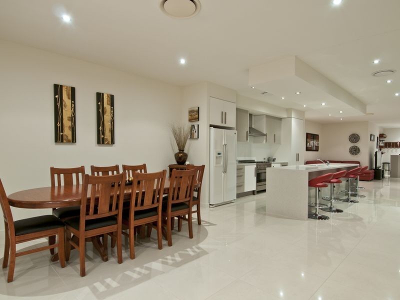 7 Sailaway Court, Coomera Waters QLD 4209