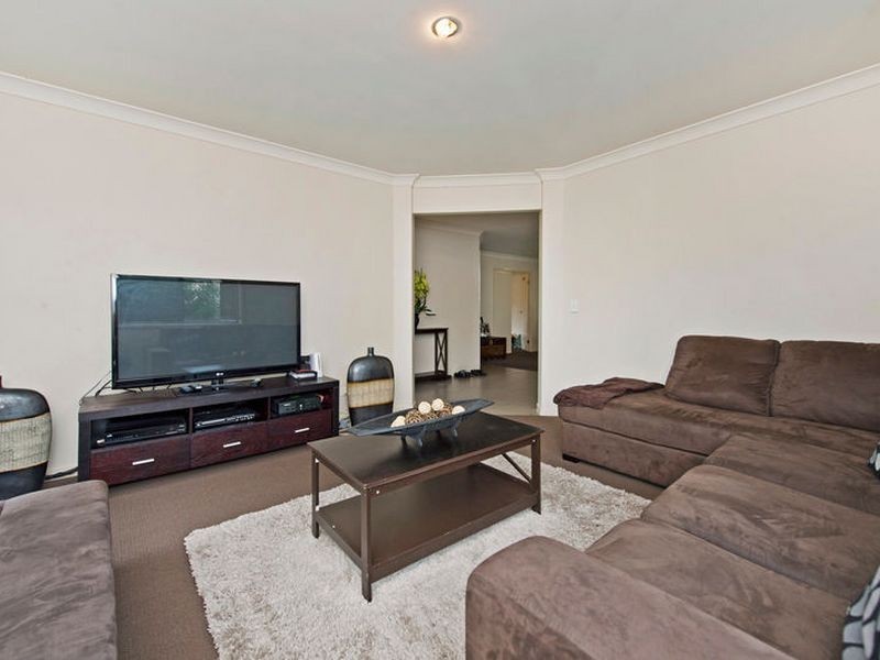 3 Matthews Crescent, Pimpama QLD 4209