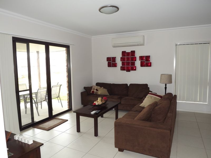 2 Dunraven Drive, Pimpama QLD 4209