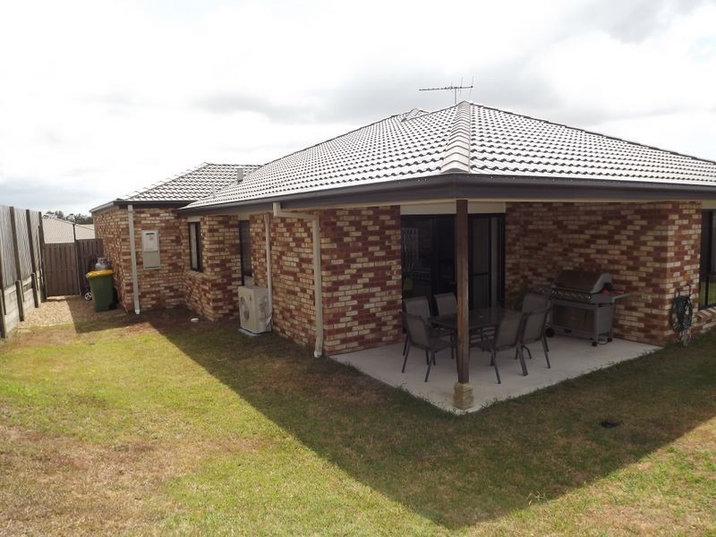 2 Dunraven Drive, Pimpama QLD 4209