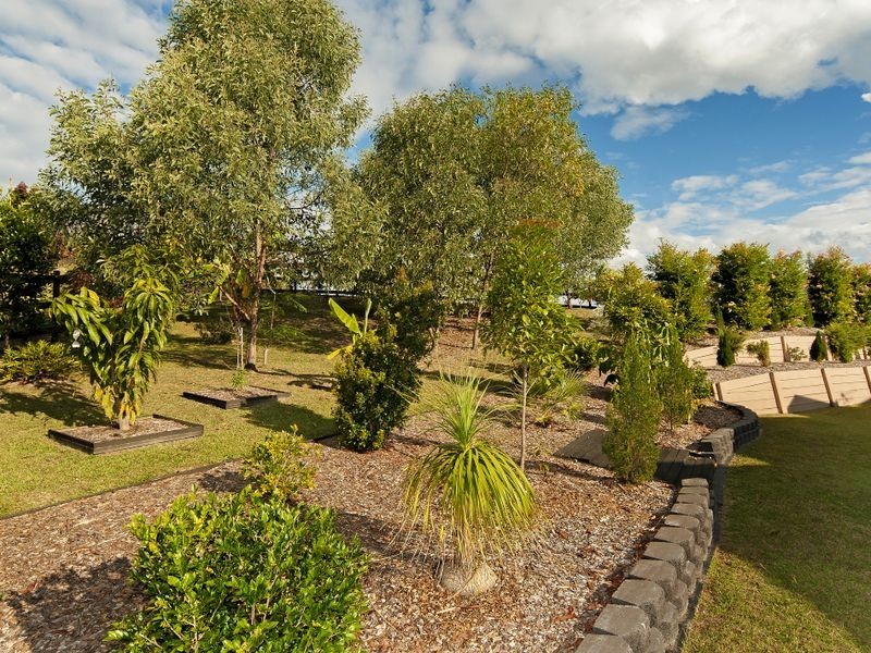 10 Greenacre Way, Maudsland QLD 4210