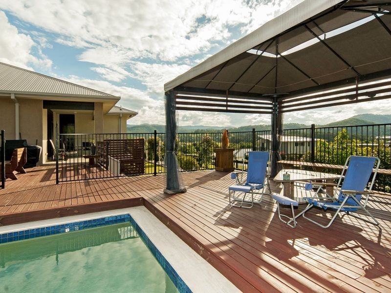 10 Greenacre Way, Maudsland QLD 4210