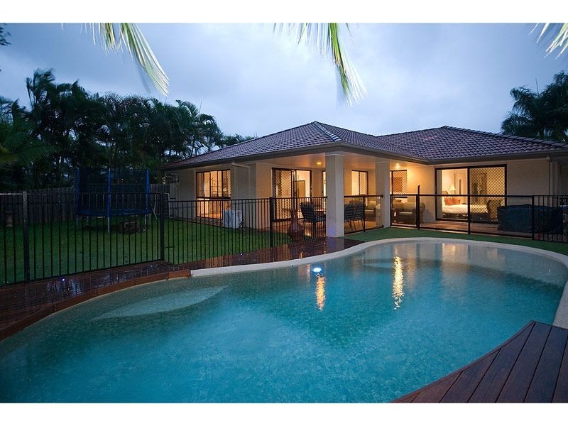 7 Ballybunyon Crescent, Hope Island QLD 4212