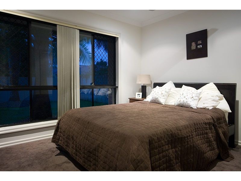 7 Ballybunyon Crescent, Hope Island QLD 4212