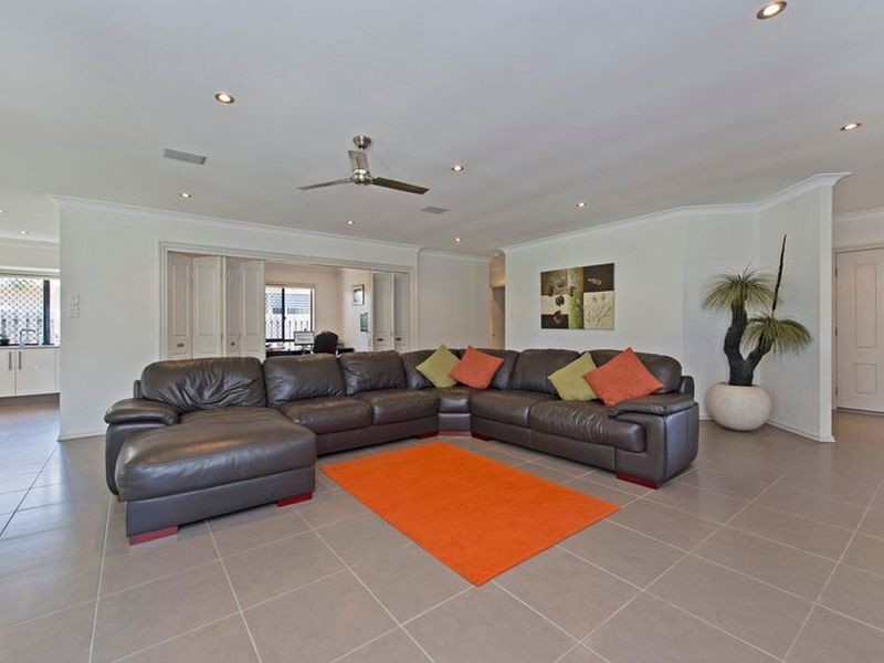 7 Ballybunyon Crescent, Hope Island QLD 4212