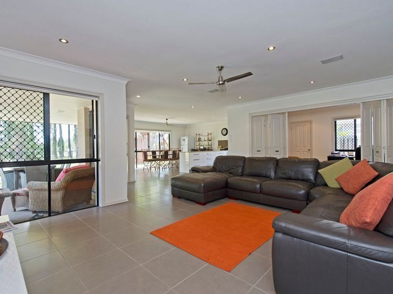 7 Ballybunyon Crescent, Hope Island QLD 4212