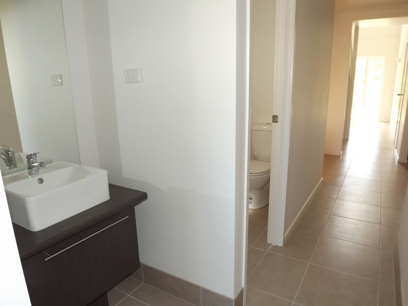 4/22 Christine Drive, Coomera QLD 4209