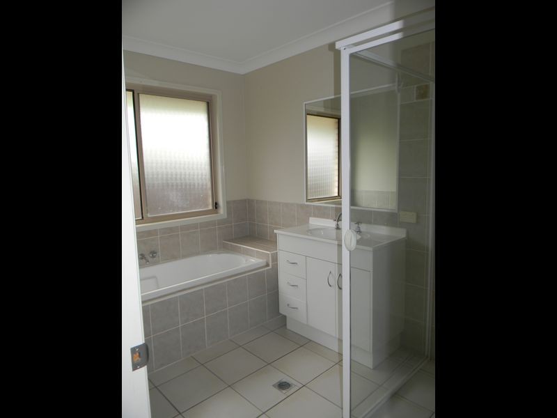 28 Freestone Drive, Upper Coomera QLD 4209